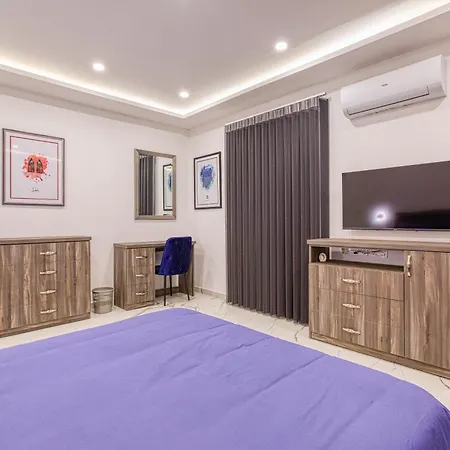 Designer, Fully Equipped 4br In By 360 Estates Marsaxlokk