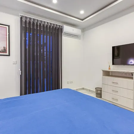Designer, Fully Equipped 4br In By 360 Estates Apartment Marsaxlokk
