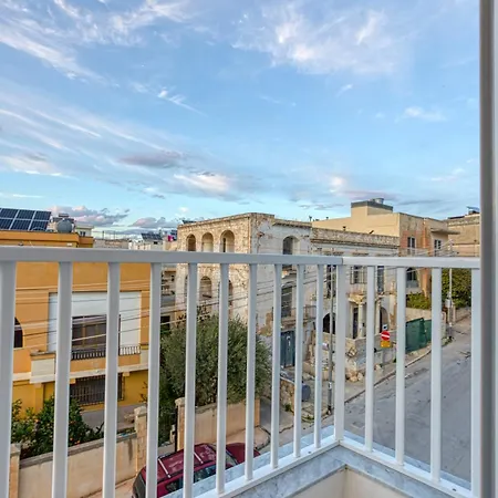 Designer, Fully Equipped 4br In By 360 Estates Apartment