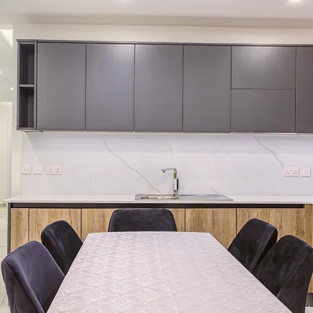 Designer, Fully Equipped 4br In By 360 Estates Apartment Marsaxlokk