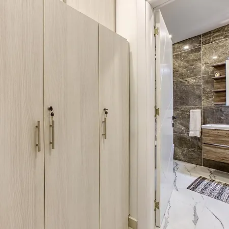 Designer, Fully Equipped 4br In By 360 Estates Apartment *