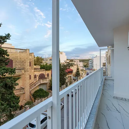 Designer, Fully Equipped 4br In By 360 Estates Marsaxlokk