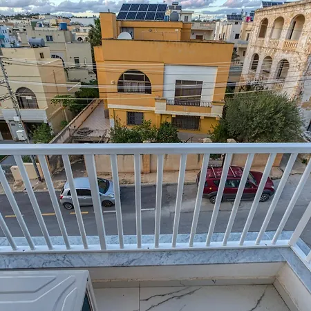 Designer, Fully Equipped 4br In By 360 Estates *
