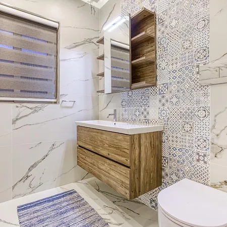 Designer, Fully Equipped 4br In By 360 Estates Apartment Marsaxlokk