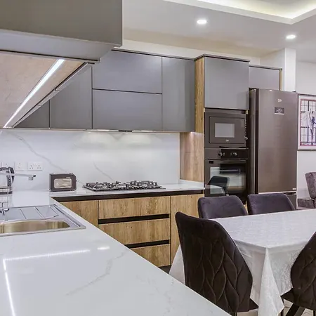 Apartment Designer, Fully Equipped 4br In By 360 Estates