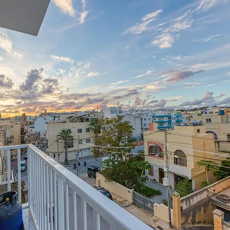 Designer, Fully Equipped 4br In By 360 Estates Apartment Marsaxlokk