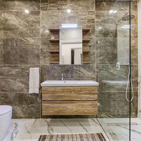 Designer, Fully Equipped 4br In By 360 Estates *